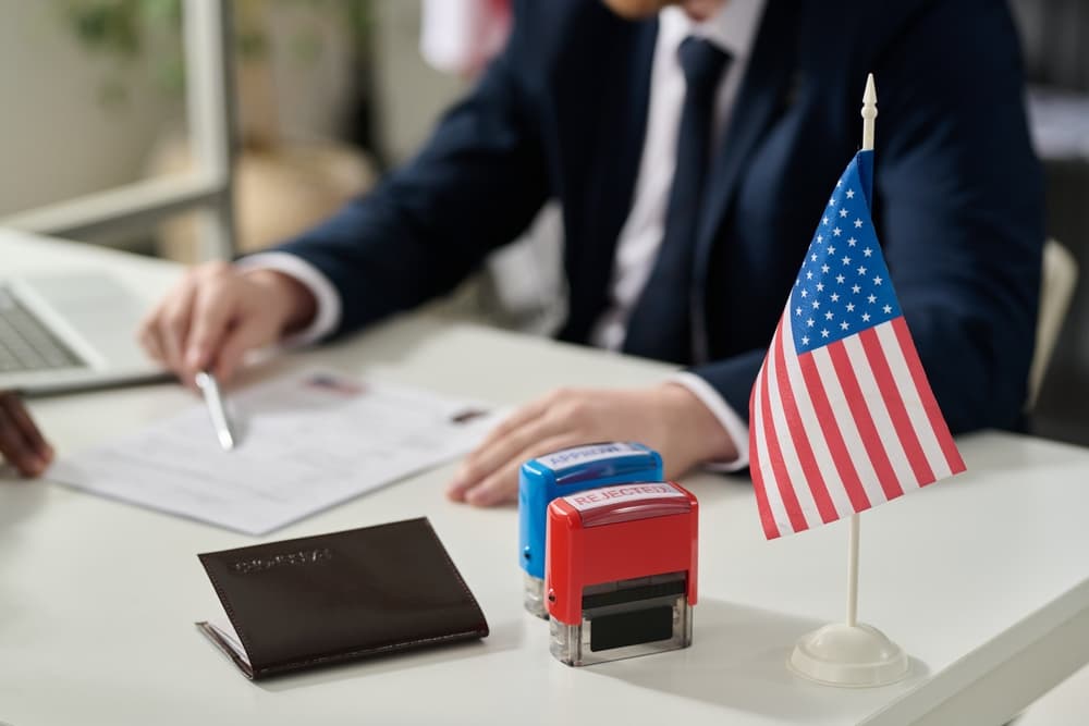 us-agent-reviewing-registration